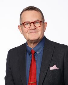 kiinteistönvälittäjä, kaupanvahvistaja, LKV Ari Leinonen