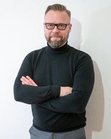 yrittäjä, kaupanvahvistaja, YKV, LKV Timo Talvilaine