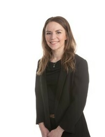 Myyntisihteeri Laura Telkkälä