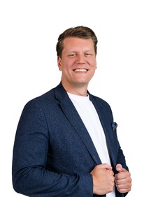 yrittäjä, kiinteistönvälittäjä LKV, KiAT, kaupanvahvistaja, LKV, LVV, KiAT, kaupanvahvistaja Stefan Rehnström