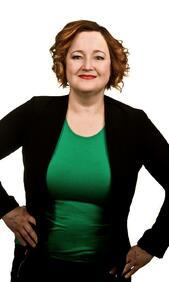 yrittäjä, kiinteistönvälittäjä, alalla yli 30 vuotta. YKV, LKV, kaupanvahvistaja Tanja Yliniva