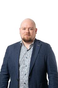 Myyntineuvottelija Tim Östman