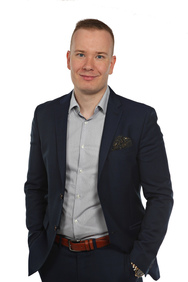 yrittäjä, kiinteistönvälittäjä LKV, kaupanvahvistaja Visa Suojanen