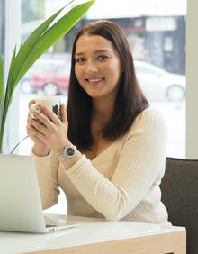 kiinteistönvälittäjä, LKV, julkinen kaupanvahvistaja Nea Ojaniemi