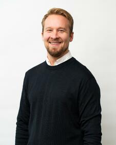 myyntineuvottelija,  Topi Luukkonen