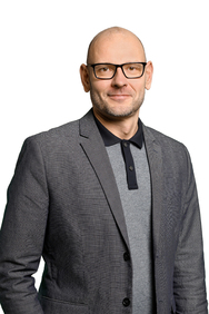 Yrittäjä, LKV, LVV, kaupanvahvistaja, MBA, Kiinteistönvälittäjä, LKV, LVV, MBA Taneli Kokkila