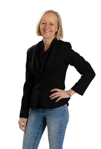 yrittäjä, kiinteistönvälittäjä, LKV, LVV, varatuomari Tea Skog-Mikkonen