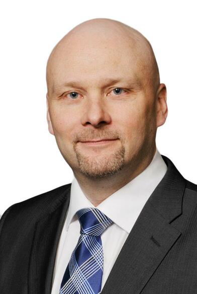 Yrittäjä, kiinteistönvälittäjä LKV, kaupanvahvistaja Pasi Bergqvist