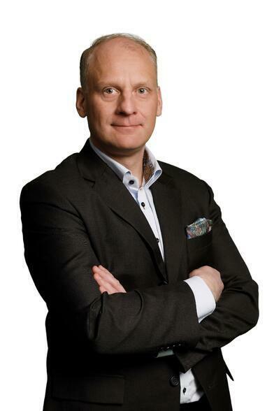 Kiinteistönvälittäjä, KTM, LKV Jussi Korvenoja
