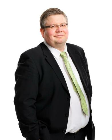 Kiinteistövälittäjä, LKV Toni Särki