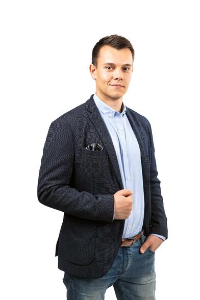 Yrittäjä, ylempi kiinteistönvälittäjä, YKV, LKV, kaupanvahvistaja Joonas Niskala