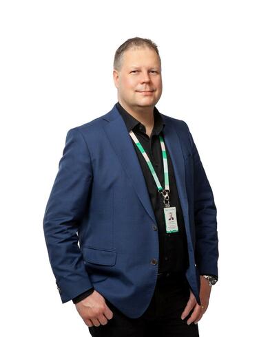 Yrittäjä, kaupanvahvistaja, AKA-arvioija, LKV, KiAT, AKA Jani Kesälä