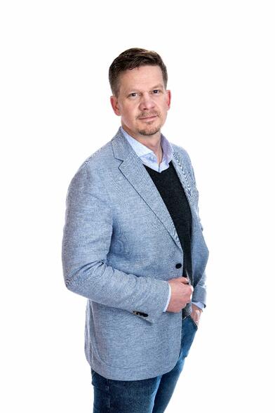 Toimitusjohtaja, yrittäjä, kiinteistönvälittäjä, LKV Misa Roito