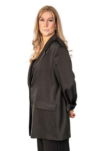 Myyntineuvottelija Ada-Maria Kuukasjärvi