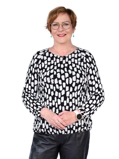 Yrittäjä, uudiskohdevastaava, ylempi kiinteistönvälittäjä, KTM Anne Kuiri