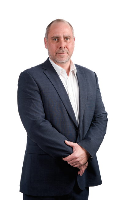 Myyntijohtaja, Kiinteistönvälittäjä, LKV, LVV, KiAT, Kaupanvahvistaja, LKV,LVV,KiAT Erno Pelli