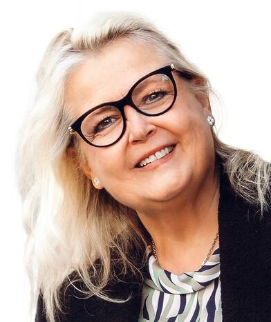 Yrittäjä, tj, kiinteistönvälittäjä, LKV, LVV, alalla 27 vuotta Maarit Pietarila