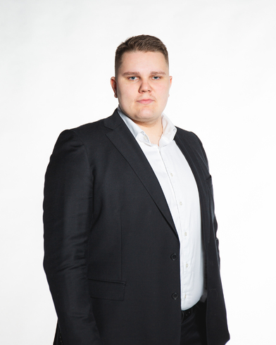 Myyntineuvottelija Oskar Hokka