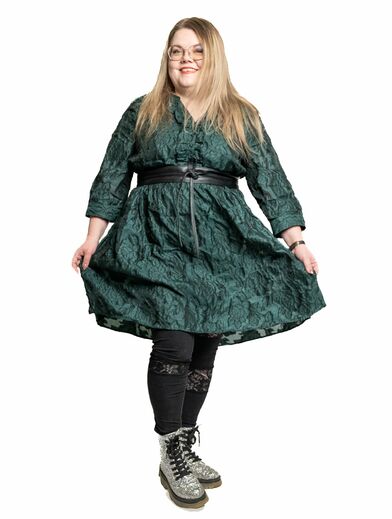 Myyntipäällikkö, kiinteistönvälittäjä, LKV, LVV, KiLAT, KiLAt, kiinteistönvälityksen osaamisala, Liiketoiminnan ammattitutkinto, Tradenomi, liiketalous Leeni Alatalo