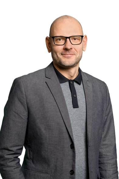 Yrittäjä, LKV, LVV, kaupanvahvistaja, MBA, Kiinteistönvälittäjä, LKV, LVV, MBA Taneli Kokkila