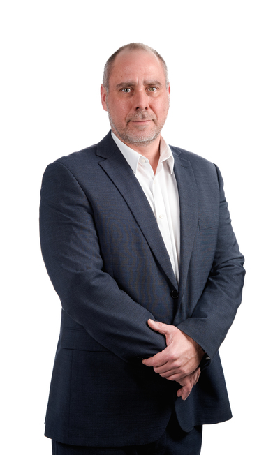 Myyntijohtaja, Kiinteistönvälittäjä, LKV, LVV, KiAT, Kaupanvahvistaja, LKV,LVV,KiAT Erno Pelli