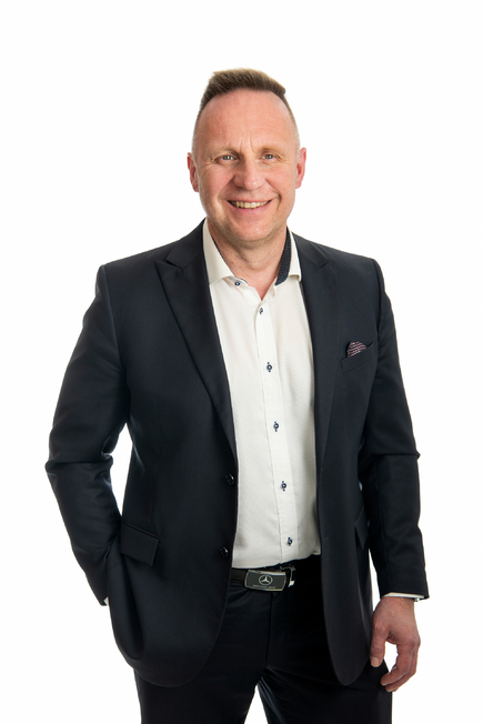 Yrittäjä, LKV, rak.ins., Rakennusinsinööri, LKV laillistettu kiinteistönvälittäjä Timo Lampi