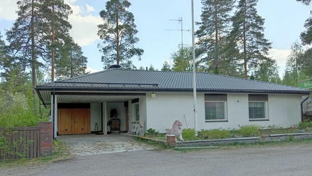 Mäntytie 1, Launonen, Loppi