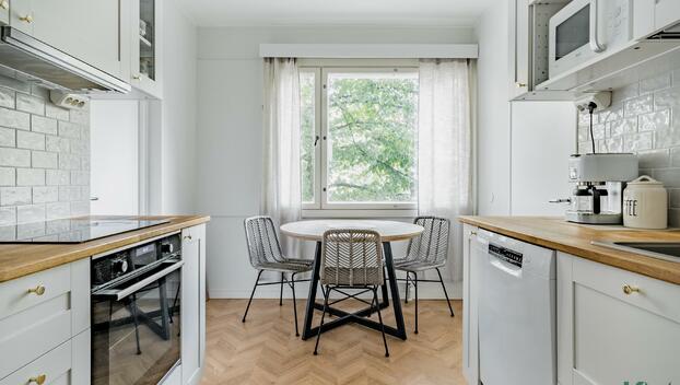 Uomakuja 6, Louhela, Vantaa