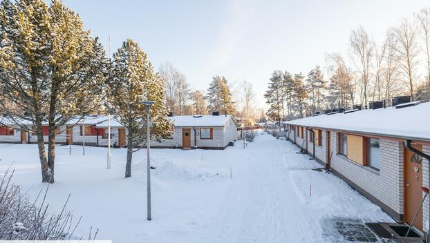 Viikatteenkatu 2, Ristinkallio, Kotka