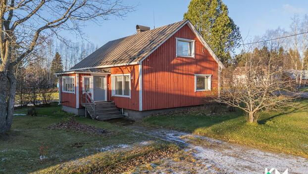 Lentokentäntie 440, Påras, Kruunupyy