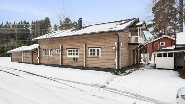 Harjuntie 7 ja 9, Kausala, Iitti