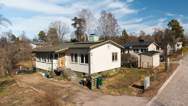 Pirjontie 27, Pirkkola, Helsinki