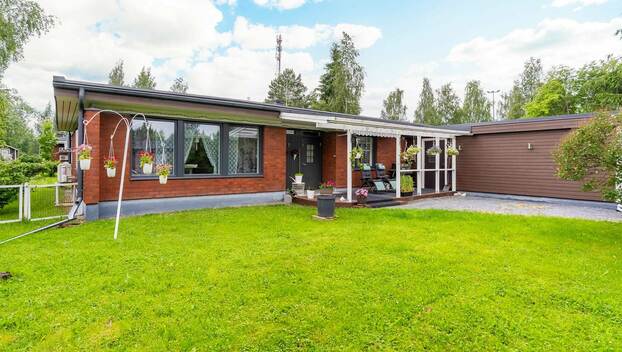 Korkeepirtinkatu 4, Kämmenniemi, Tampere