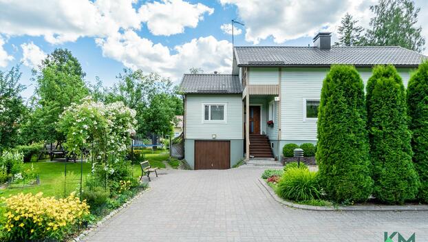 Lemmikkirinne 1, Tikkurila, Vantaa