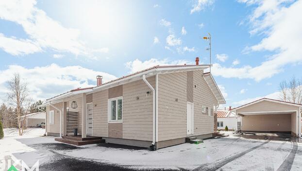 Aadolfinkatu 11, Kärki, Seinäjoki