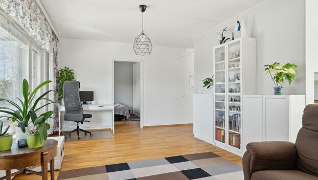 Ruutikellarintie 7, Mäkkylä, Espoo