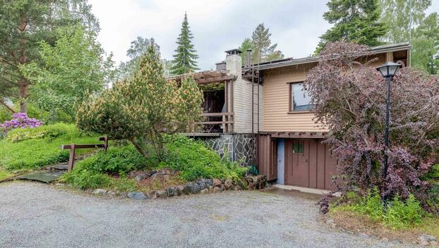 Asessorintie 1a, Torpparinmäki, Helsinki