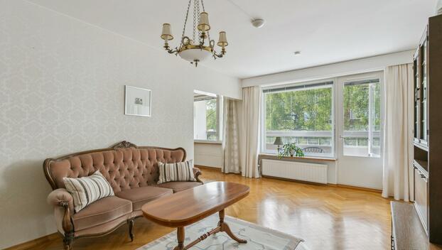 Peukaloisentie 8, Roihuvuori, Helsinki