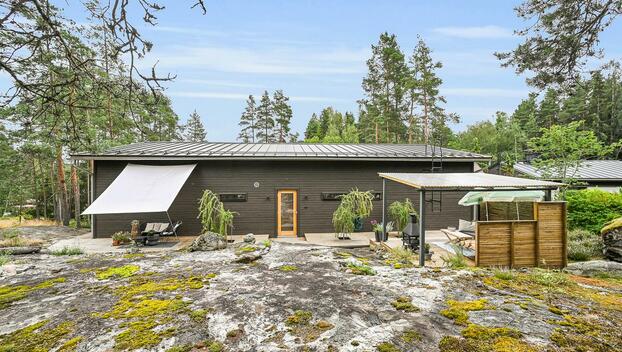 Käärmetie 20, Karjaa, Raasepori