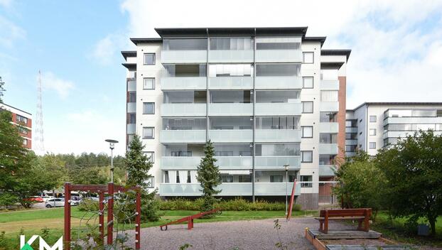 Radansivunkatu 10, Asemantausta, Lahti