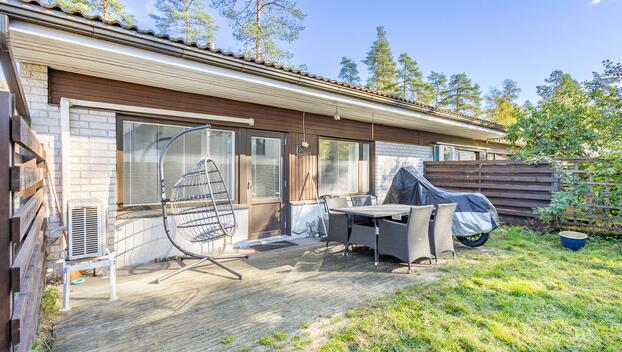 Kytäjänkatu 10-12, Kirjavatolppa, Hyvinkää