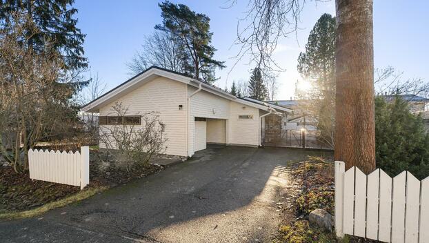 Suksitehtaankatu 9, Kinnari, Järvenpää