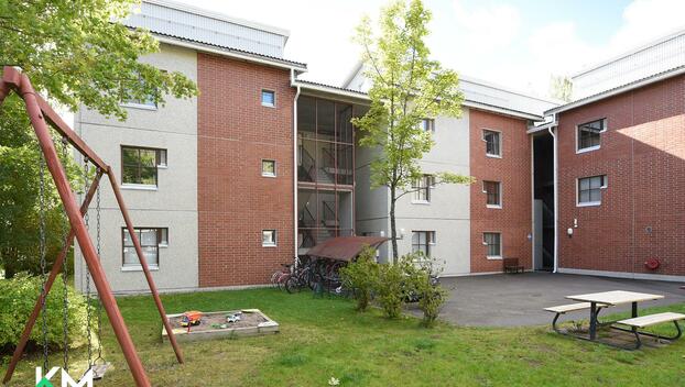 Lautamiehenkatu 10, Asemantausta, Lahti