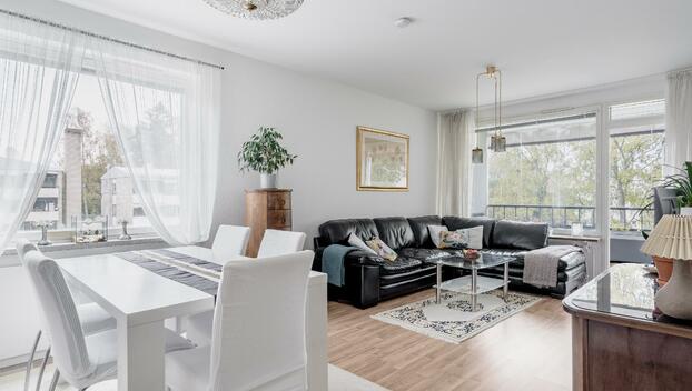 Rusthollarinkuja 4, Puotila, Helsinki