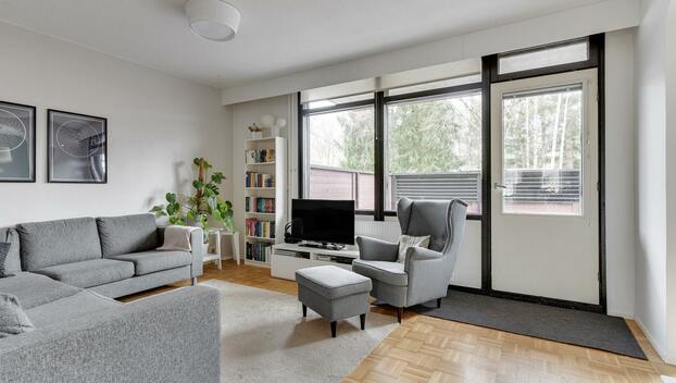 Laulurastaantie 11, Malmi, Helsinki