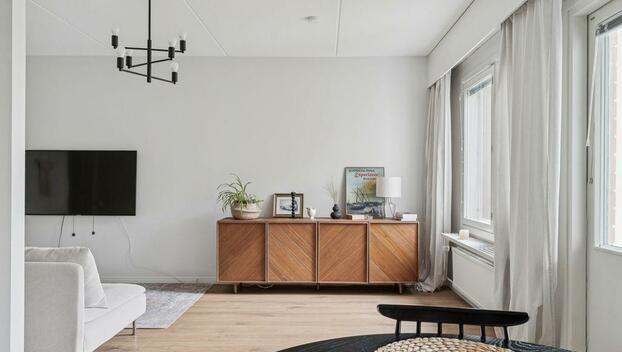 Hietaniitynpolku 2, Ylä-Malmi, Helsinki