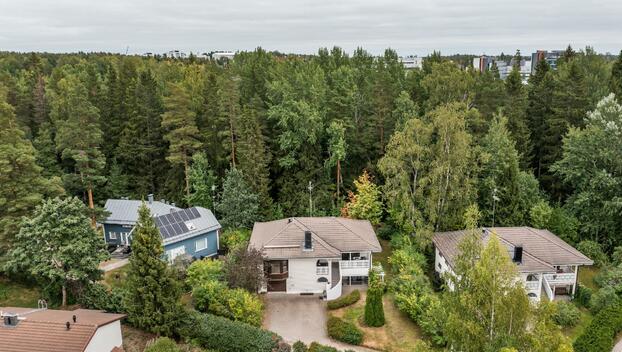 Päärynäpolku 5, Kavallinmäki, Espoo