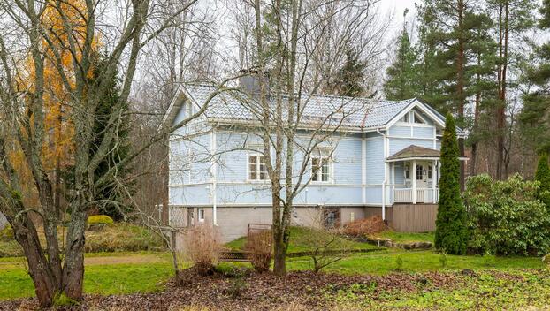 Ratakatu 6, Rauhala, Kotka