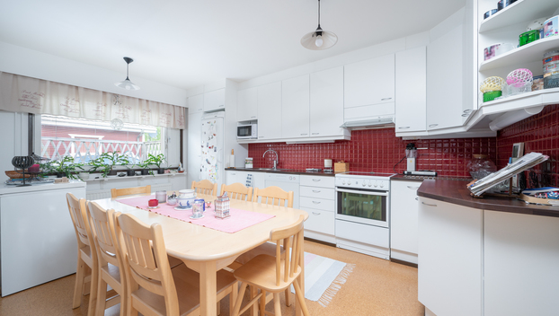 Ullantie 2, Kirkonkylä, Nurmijärvi