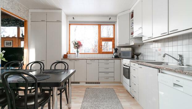 Taksvärkkitie 3, Rättäli, Muurame